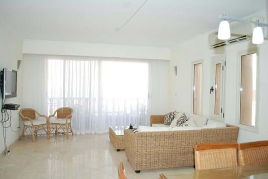 Furnished apartment with pool and beach!El Ahyaa